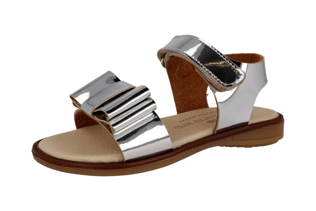 211439 Silver Bow Sandal