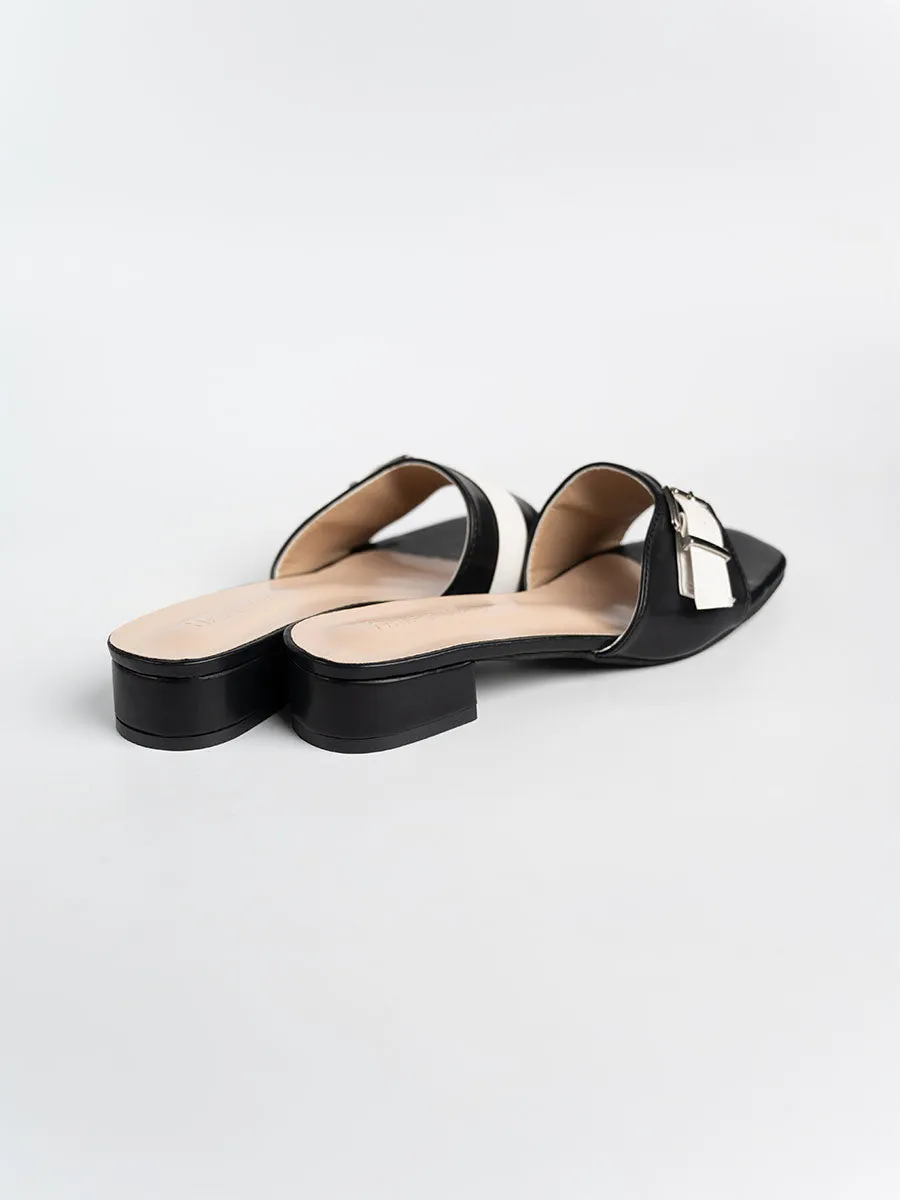 Naynie Buckle Sandals